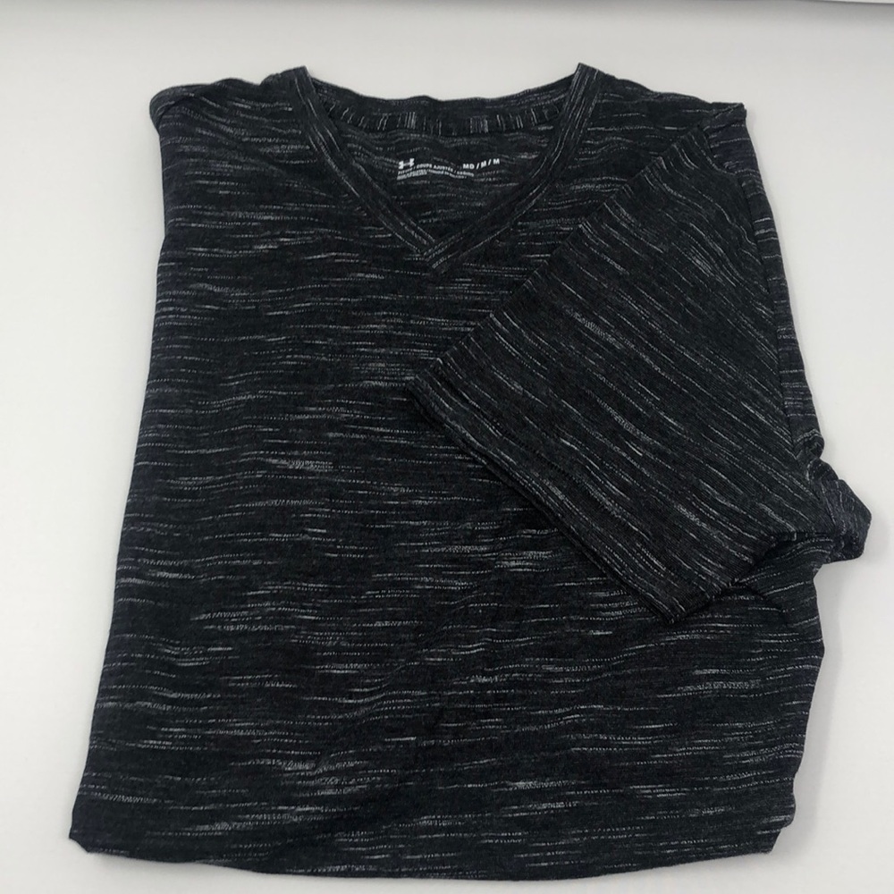 Under Armor V-Neck Medium